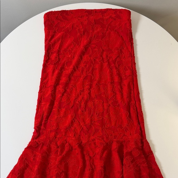 Boohoo Dresses & Skirts - Boohoo Strapless Red Lace Maxi Dress‎